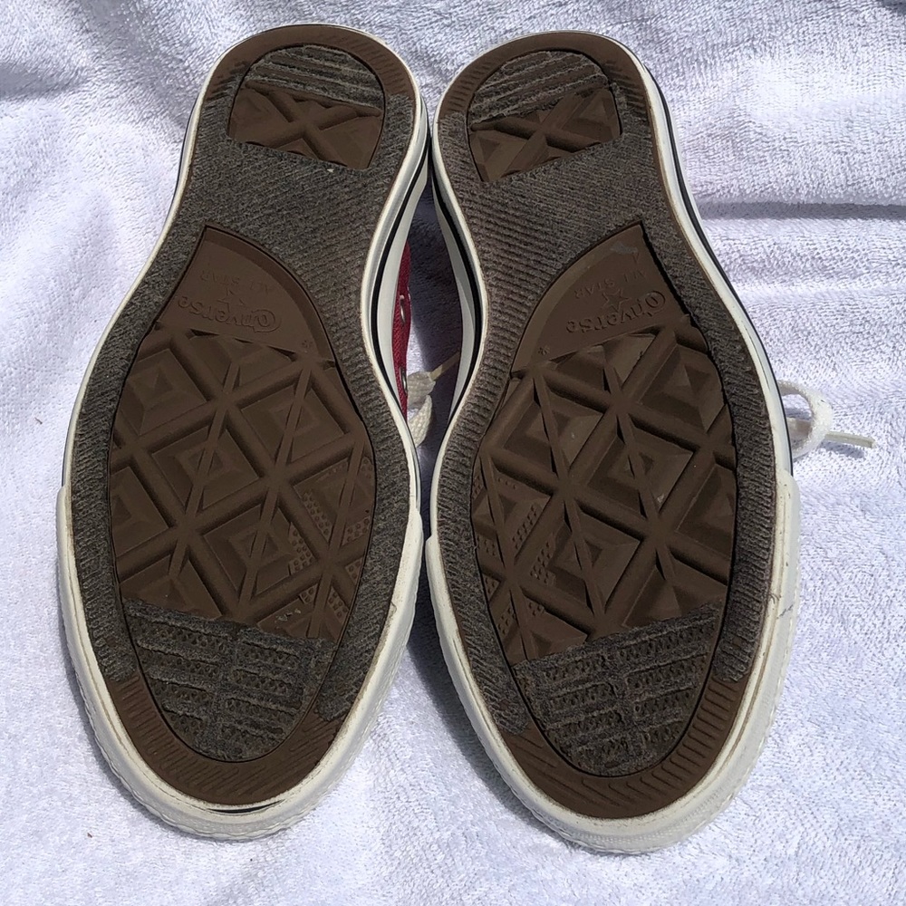 Maroon lowtops - Picture 6 of 8